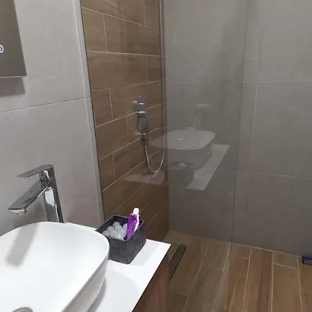 Gold بيلاسنيكا